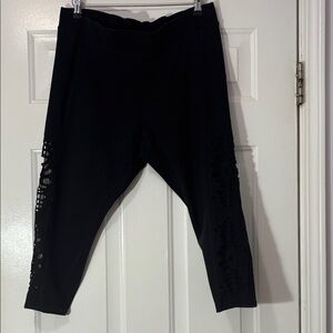 Torrid brand capris Size 3